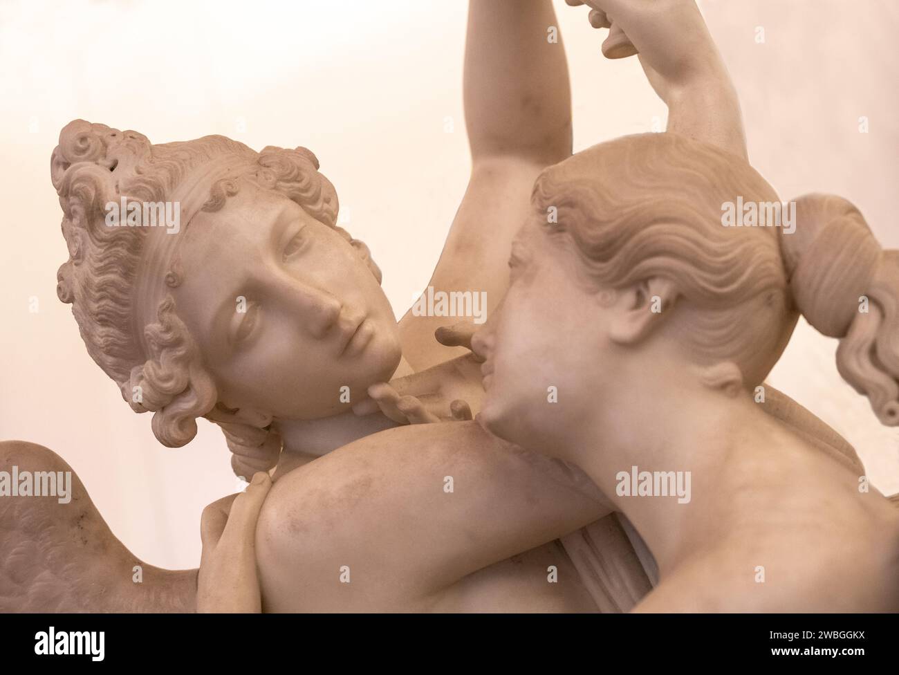 Statua in marmo bianco amore e Psiche attribuita a Giovanni Maria Benzoni Foto Stock