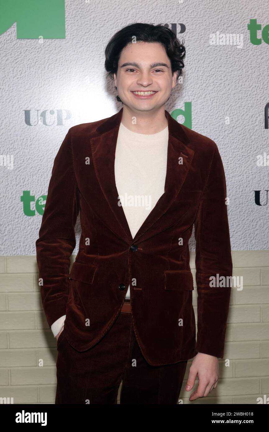 Los Angeles, CA. 10 gennaio 2024. Max Burkholder all'evento PeacockÕs Ted Series Premiere al The Grove di Los Angeles, California, il 10 gennaio 2024. Crediti: Faye Sadou/Media Punch/Alamy Live News Foto Stock