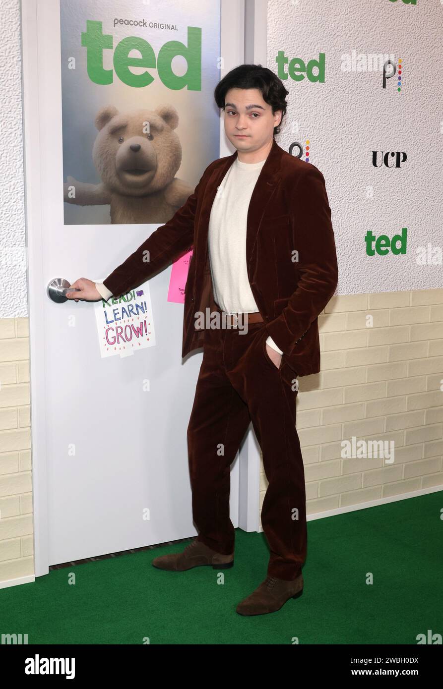 Los Angeles, CA. 10 gennaio 2024. Max Burkholder all'evento PeacockÕs Ted Series Premiere al The Grove di Los Angeles, California, il 10 gennaio 2024. Crediti: Faye Sadou/Media Punch/Alamy Live News Foto Stock