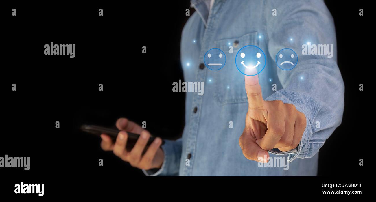 L'esperienza di servizio nell'applicazione online valuterà la qualità del servizio. Foto Stock