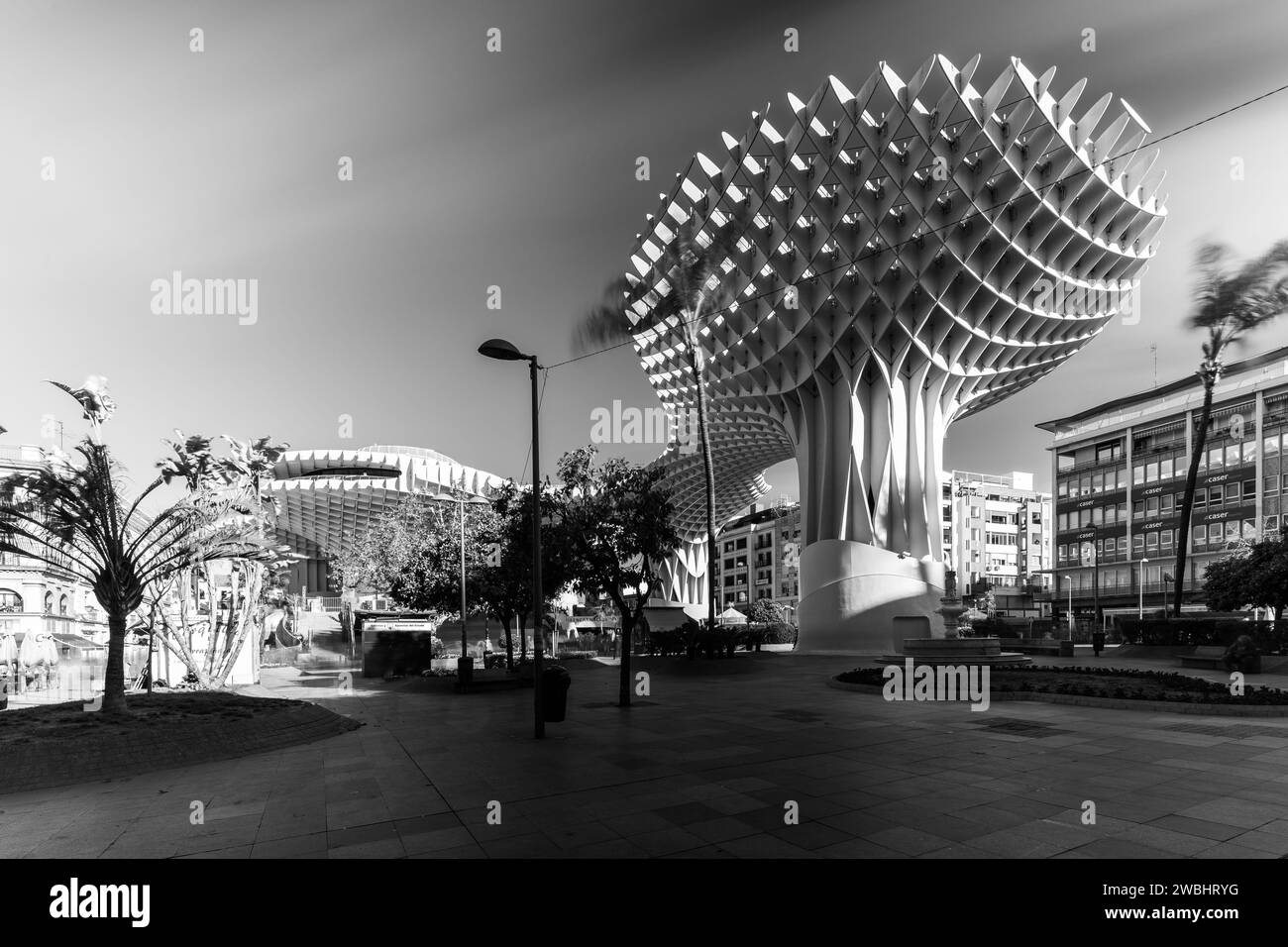 Setas de Sevilla, noto anche come Metropol Parasol, è una grande struttura prevalentemente in legno situata in piazza la Encarnación nel vecchio quartiere di TOW Foto Stock