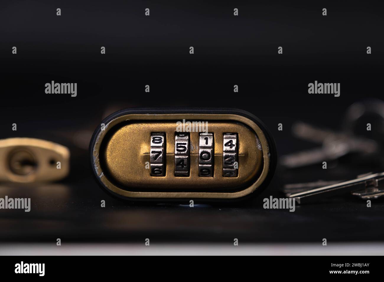 Primo piano del numero sulla serratura a combinazione modificato. Foto Stock