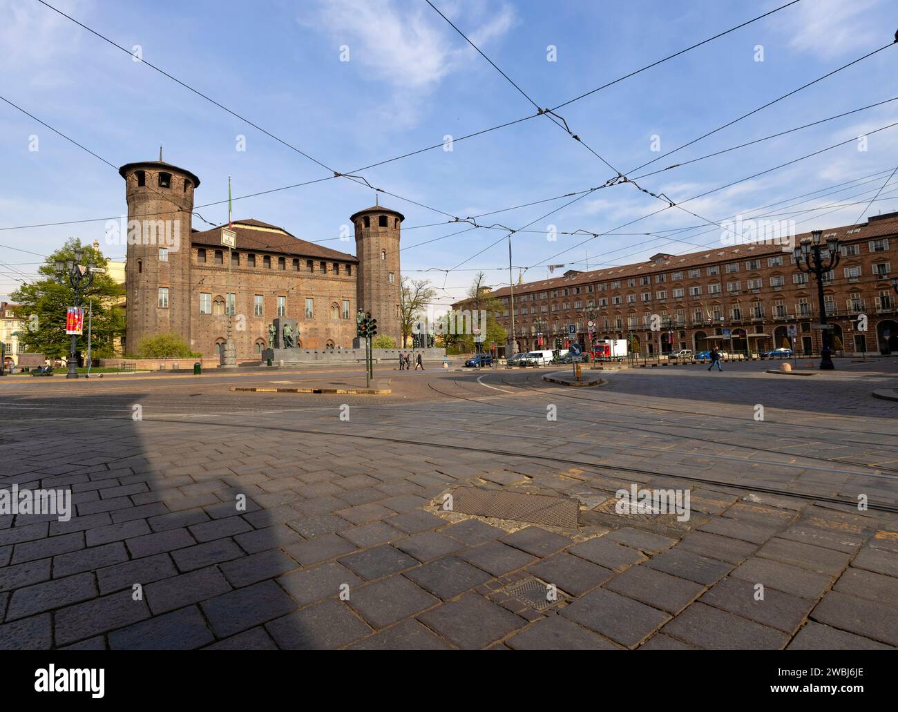 TORINO (TORINO), 11 APRILE 2023 - veduta del Castello di Acaja nel centro di Torino, Italia Foto Stock