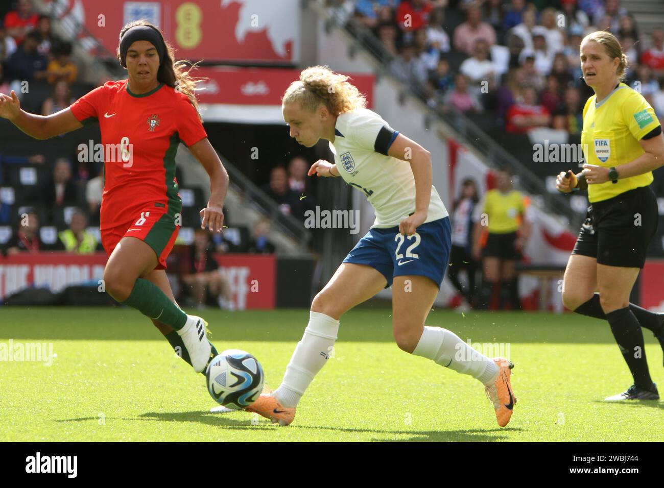 Katie Robinson durante l'Inghilterra Lionesses squadra di calcio femminile contro Portogallo, allo Stadio MK, Milton Keynes, 1 luglio 2023 Foto Stock