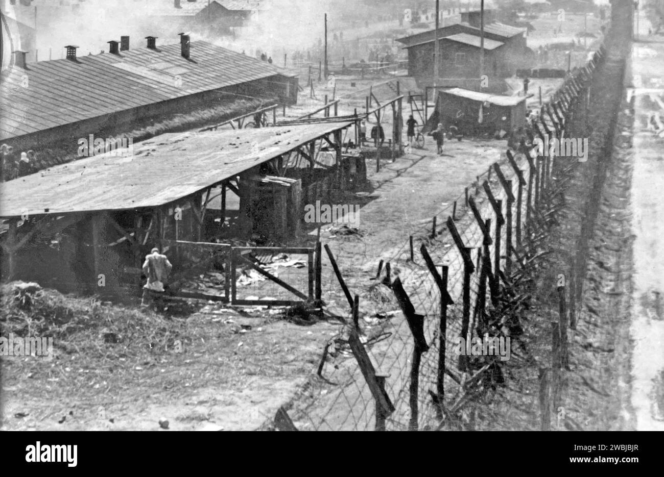 CAMPO DI CONCENTRAMENTO DI BERGEN-BELSEN, Germania, poco dopo la sua liberazione nel maggio 1945 Foto Stock