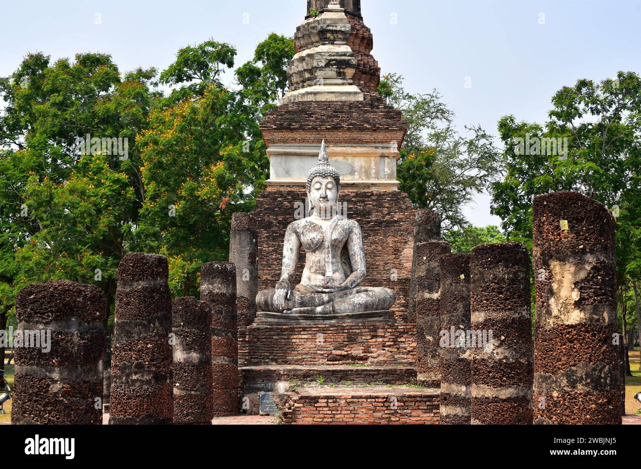 Parco storico di Sukhothai, Wat Traphang Ngoen (XIV secolo). Thailandia. Foto Stock