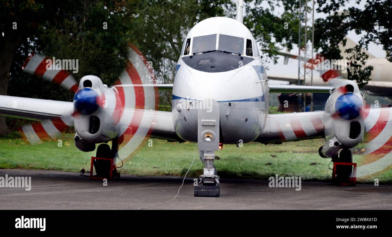 Il de Havilland DH.104 dove è un aereo di linea a corto raggio britannico sviluppato e prodotto dalla de Havilland. Foto Stock