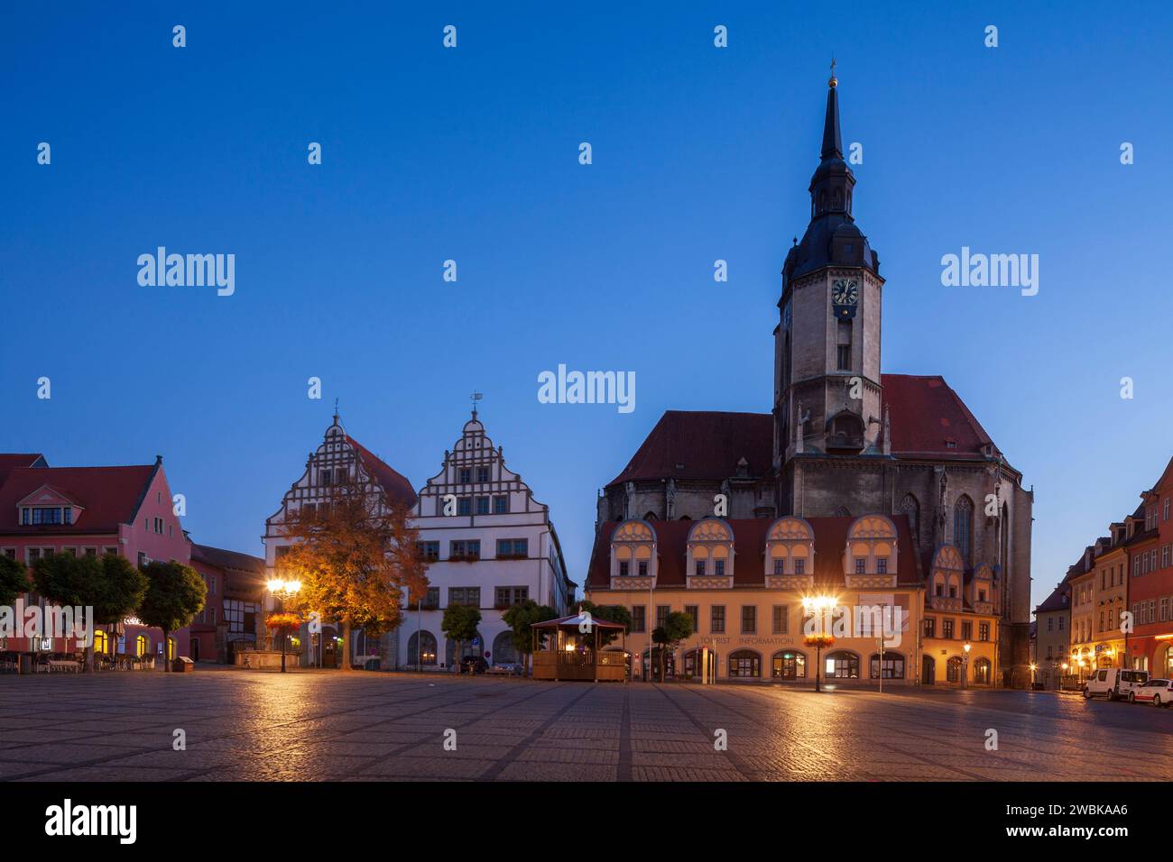 Piazza del mercato con la Chiesa di Venceslao al tramonto, Naumburg, Sassonia-Anhalt, Germania, Europa Foto Stock
