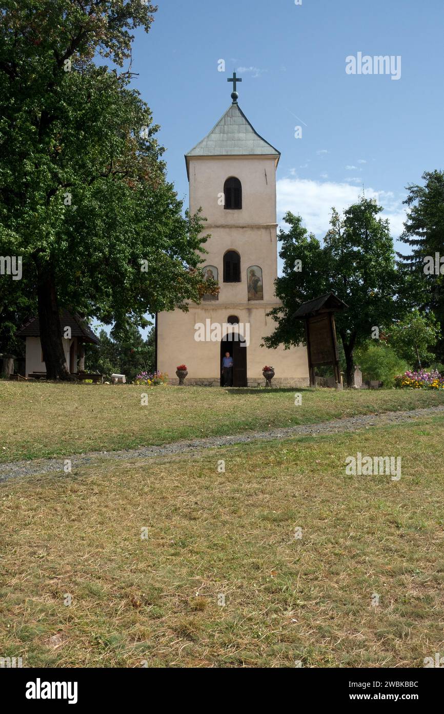 St Chiesa degli Apostoli Pietro e Paolo a Sirogojno, Serbia Foto Stock