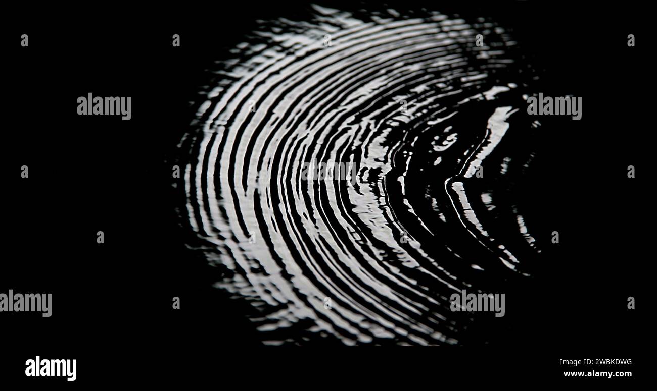 Luna piena riflessa nell'acqua, Normandia Foto Stock