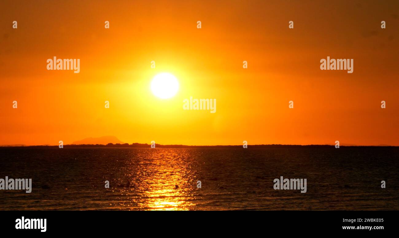 Ocean at Sunset, Camargue nel sud-est della Francia Foto Stock