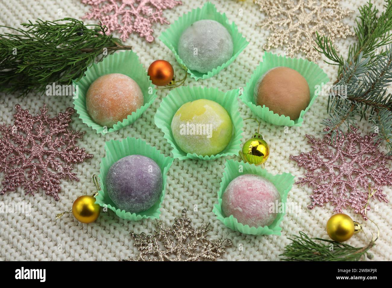 Colora i dolci giapponesi daifuku mochi Foto Stock