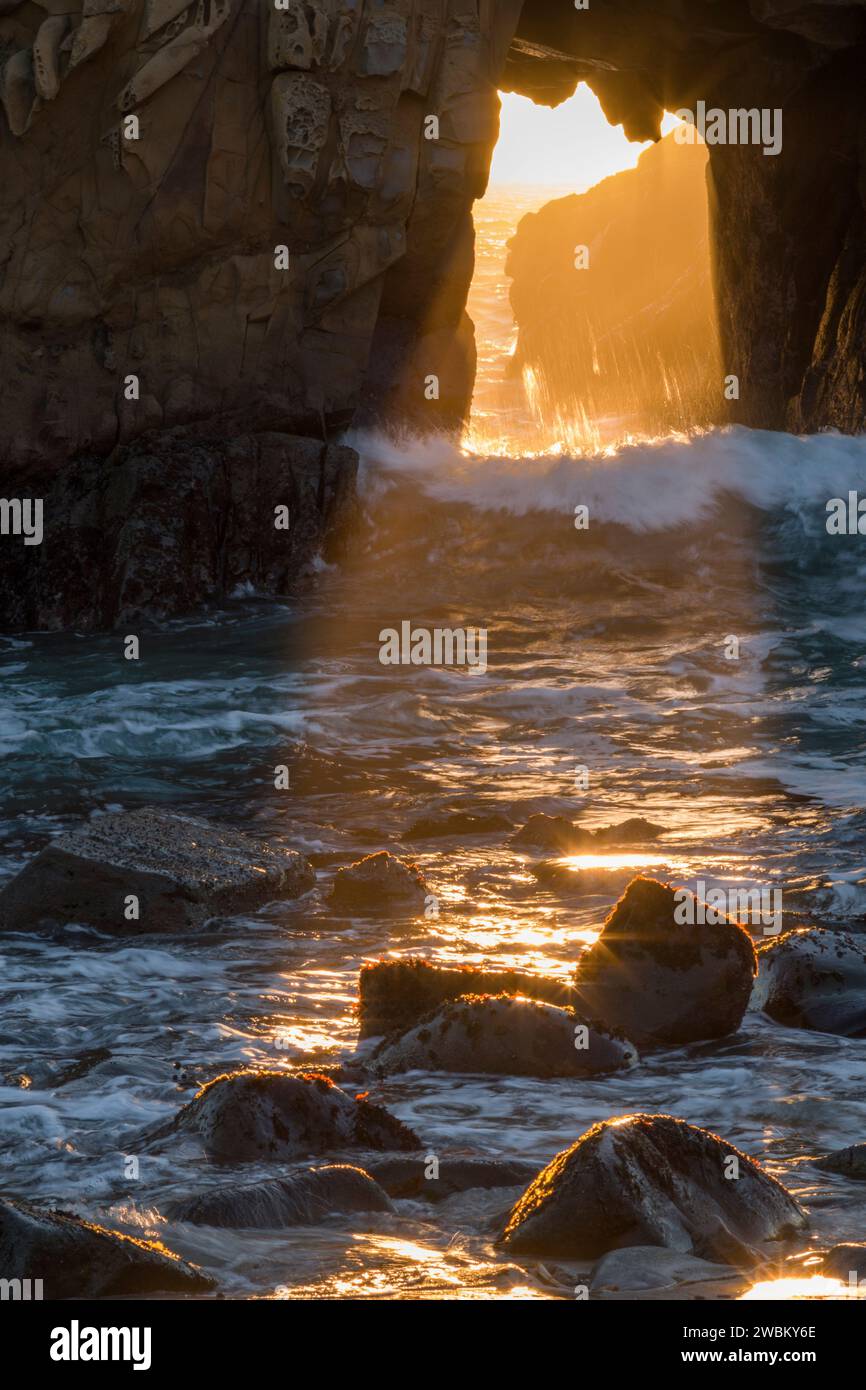 Pacific Portal, Phieffer State Beach, Monterey County, California Foto Stock