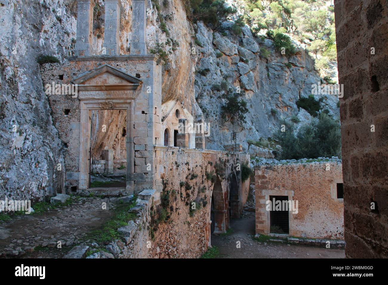 monastero ortodosso in rovina (katholiko) a creta in grecia Foto Stock