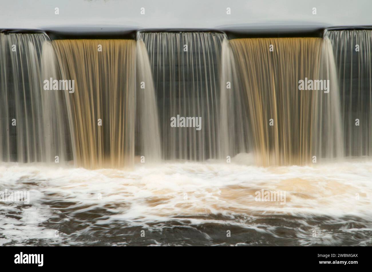 Manville Dam, Blackstone River Bikeway, Blackstone River Bikeway parco statale, Blackstone River Valley National Historical Park, Rhode Island Foto Stock