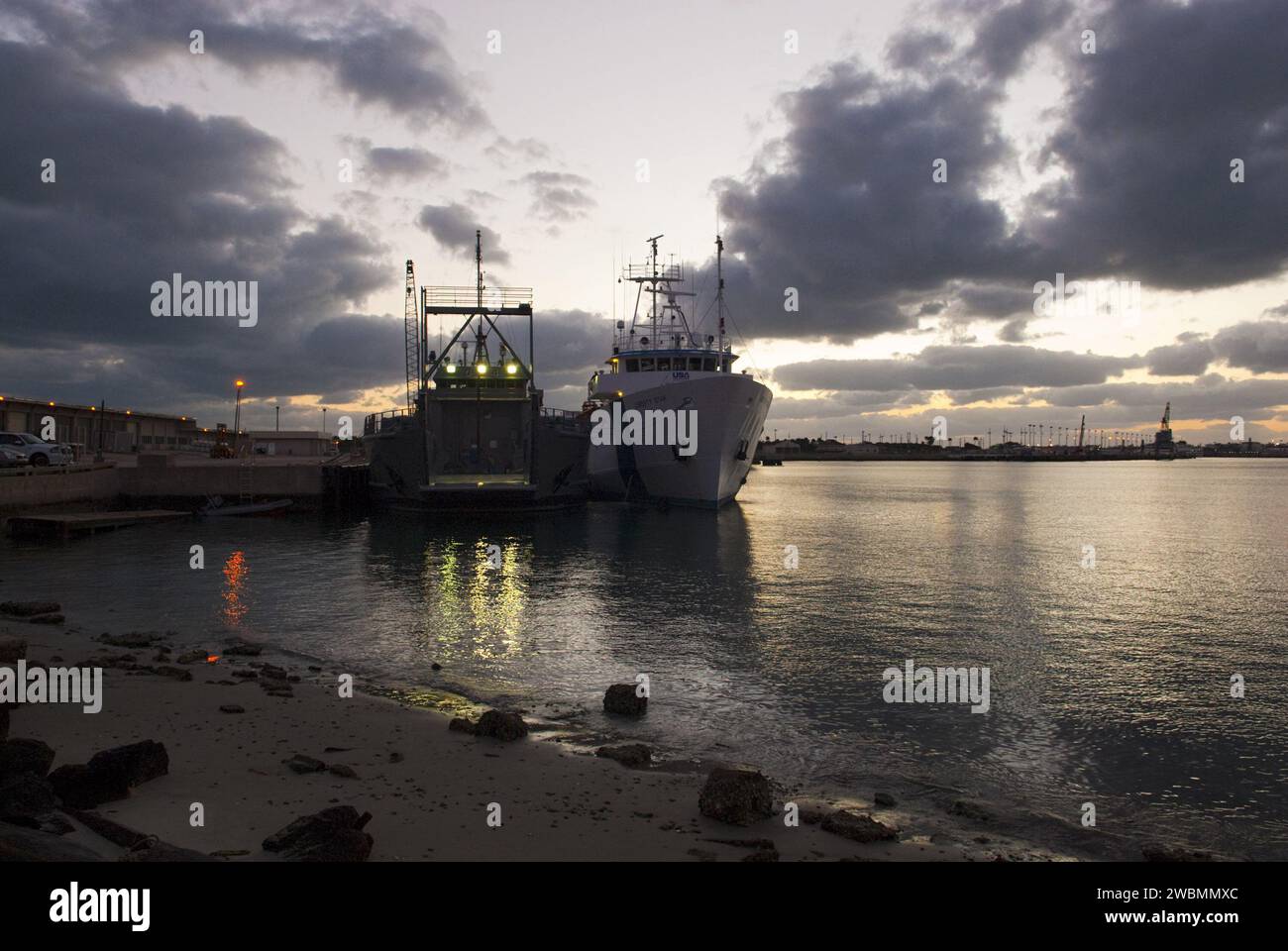 CAPE CANAVERAL, Ban. – Dawn a Port Canaveral in Florida trova i
