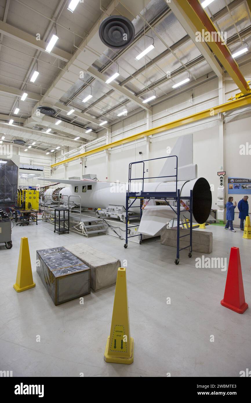 Il razzo Pegasus XL presso la Vandenberg Air Force base si preparò a lanciare la navicella spaziale IRIS per analizzare l'energia e il flusso di plasma attraverso la cromosfera solare, la regione di transizione e la corona. Foto Stock