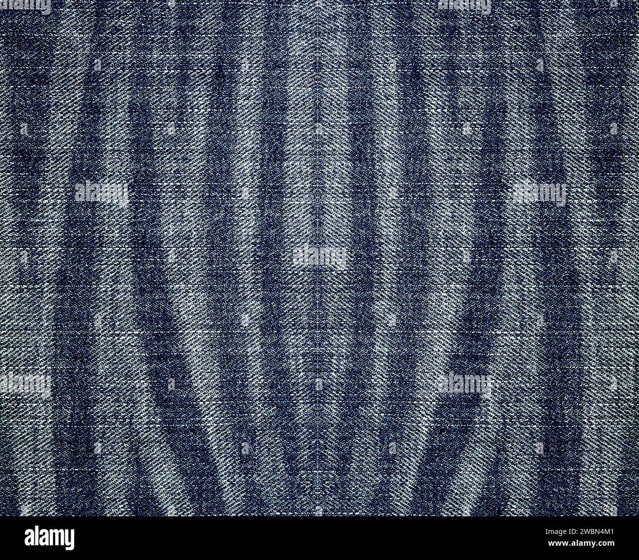 modello naturale con jeans denim Foto Stock