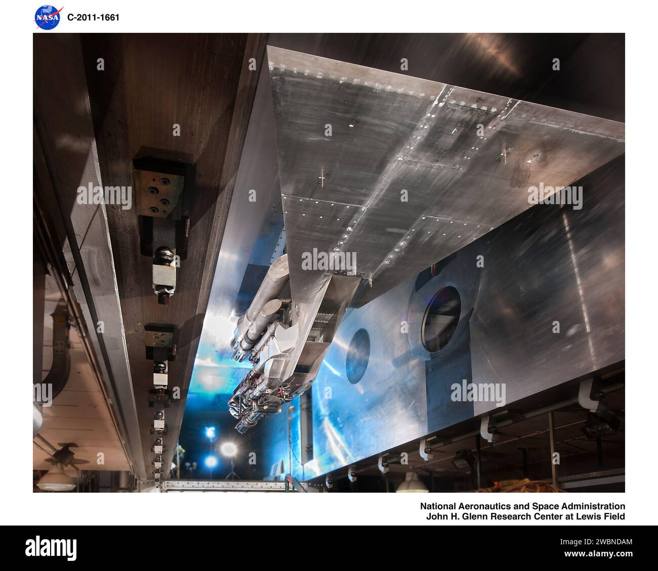 Il progetto NASA Fundamental Aeronautics Hypersonics sviluppa sistemi di propulsione a ciclo combinato e respirazione dell'aria, tra cui la tecnologia a ciclo combinato basato sulla turbina (TBCC), per migliorare l'impulso specifico, la sicurezza e l'efficienza operativa per i sistemi di lancio nello spazio riutilizzabili. Foto Stock