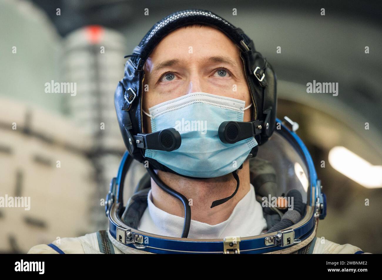 Il membro dell'equipaggio della spedizione 64 Sergey Ryzhikov di Roscosmos è visto durante gli esami di qualificazione Sojuz mercoledì 23 settembre 2020 presso il Gagarin Cosmonaut Training Center (GCTC) a Star City, in Russia, prima del suo lancio previsto il 14 ottobre dal Cosmodromo di Baikonur in Kazakistan alla stazione spaziale Internazionale. Foto Stock