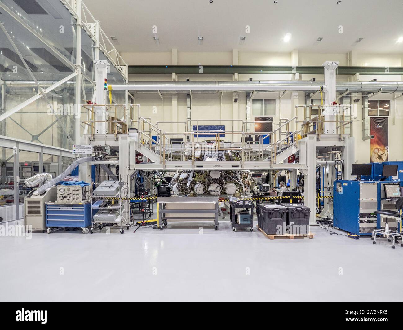 Il 27 aprile 2018, gli ingegneri della Lockheed Martin completarono l'assemblaggio del modulo dell'equipaggio Artemis i Orion al Kennedy Space Center della NASA per la preparazione pre-volo e l'integrazione del veicolo spaziale. Foto Stock