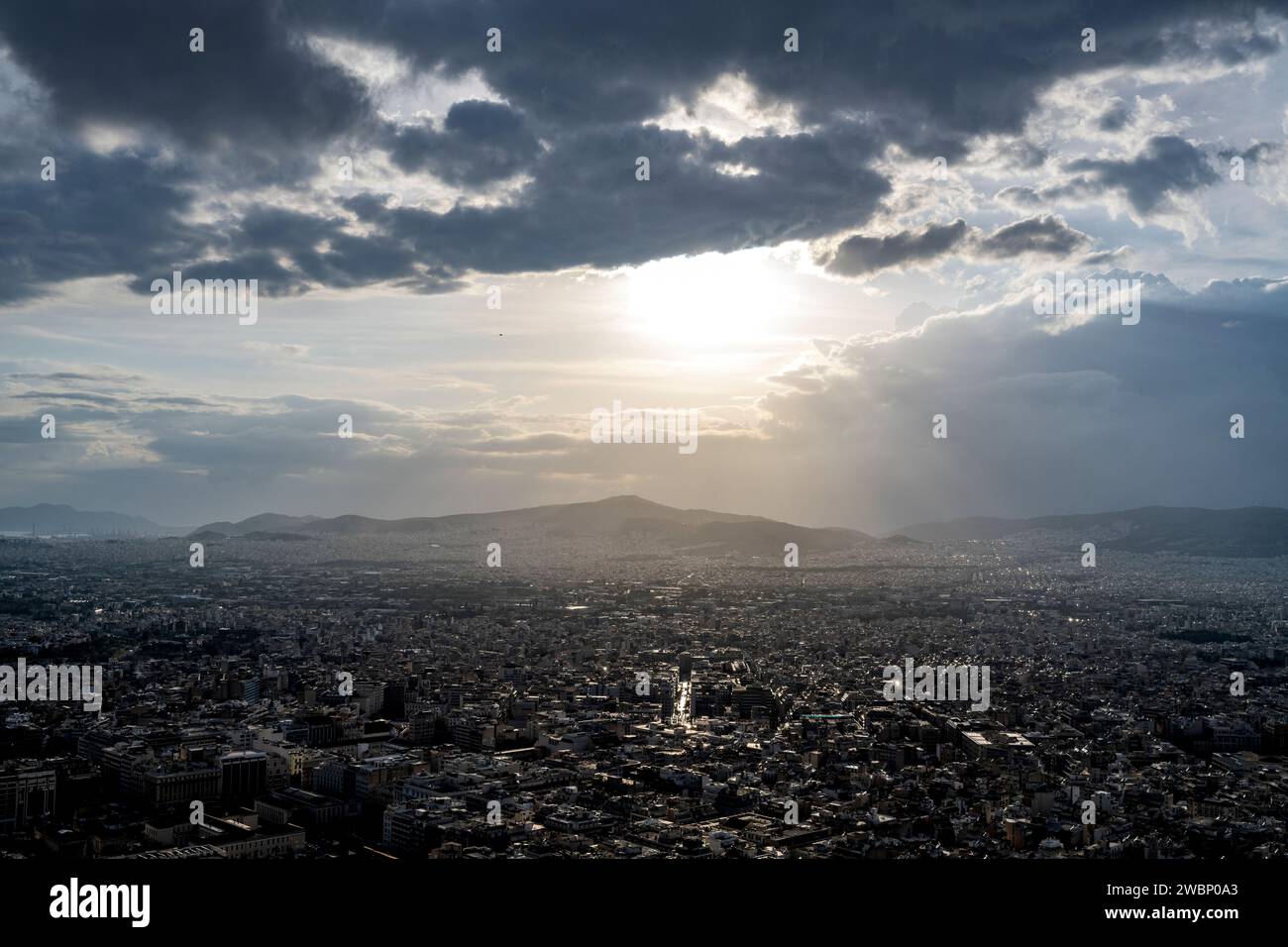 La collina di Lycabettus è il punto più alto nel centro di Atene Foto Stock