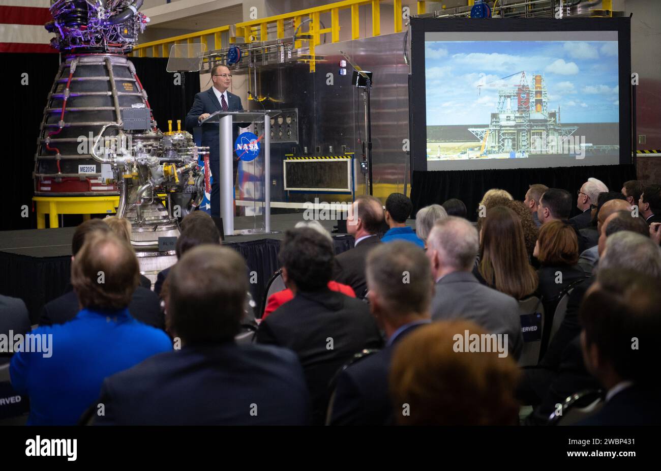 Richard Gilbrech, direttore dello Stennis Space Center della NASA, ha tenuto il discorso sullo stato della NASA il 10 febbraio 2020, presso Aerojet Rocketdyne vicino a Bay St. Louis, Mississippi, fornendo aggiornamenti sui programmi della NASA. Foto Stock