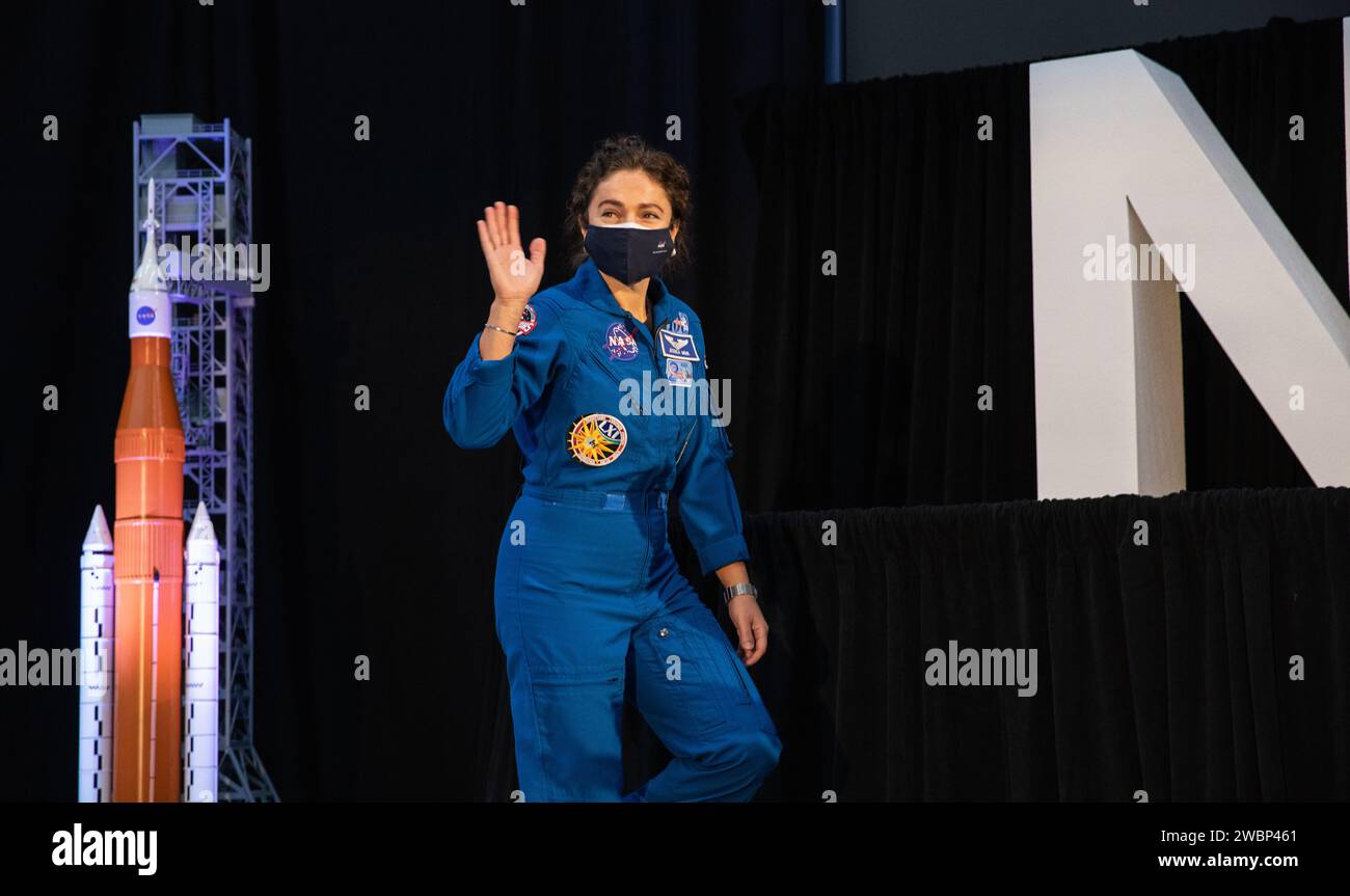 Il Consiglio spaziale Nazionale ha tenuto una riunione al Kennedy Space Center, annunciando la squadra di astronauti e gli obiettivi del programma Artemis. Il programma Artemis, gestito dalla NASA, mira a missioni lunari come parte di una più ampia iniziativa Moon to Mars, con astronauti selezionati per avanzare nell'esplorazione spaziale e nelle capacità di volo spaziale umano. Foto Stock