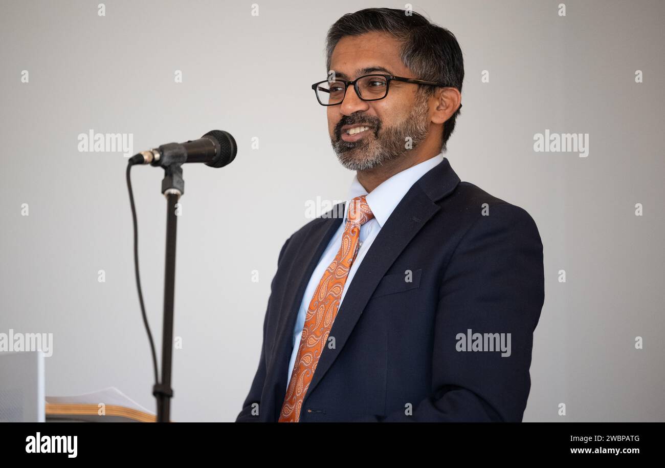 Chiragh Parikh, segretario esecutivo del Consiglio spaziale Nazionale, parla agli accordi di Artemis che firmano il 1 novembre 2023 a Washington. I Paesi Bassi si uniscono come 31° paese, formalizzando la cooperazione internazionale nel programma Artemis della NASA. Foto Stock