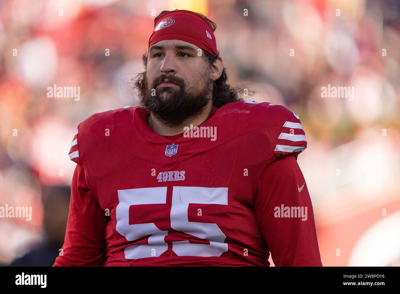 7 gennaio 2024; Santa Clara, California, Stati Uniti; i San Francisco 49ers guardano Jon Feliciano (55) durante il terzo quarto contro i Los Angeles Rams al Levi's Stadium. Credito obbligatorio: Stan Szeto-immagine dello sport Foto Stock