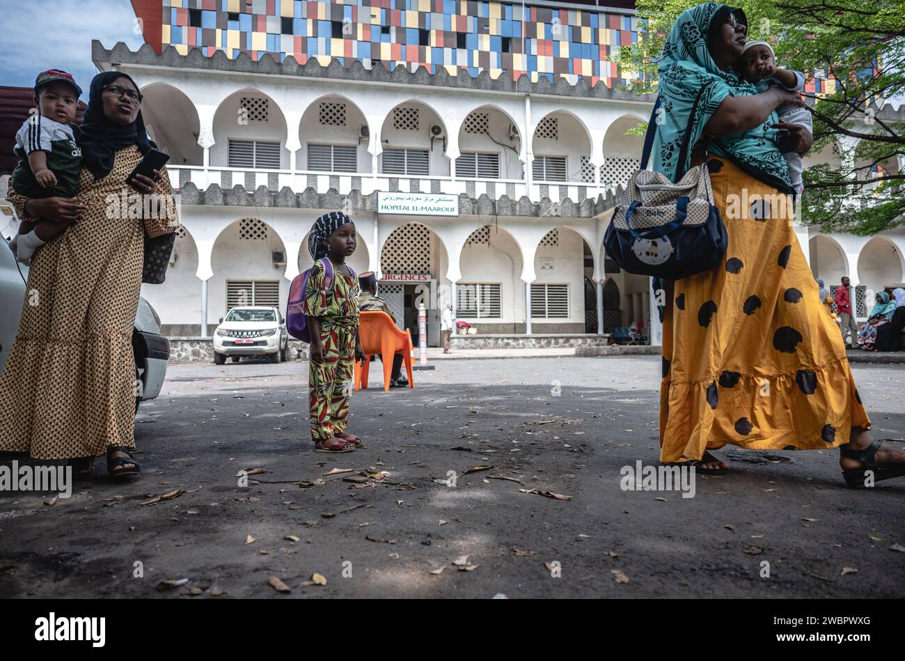 Moroni. 11 gennaio 2024. Questa foto scattata l'11 gennaio 2024 mostra una vista dell'ospedale El-Maarouf di Moroni, capitale delle Comore. L'equipe medica della regione autonoma del Guangxi Zhuang del sud della Cina è arrivata nelle Comore nel 2022, fornendo servizi medici per i pazienti locali e la formazione per i medici locali. Crediti: Wang Guansen/Xinhua/Alamy Live News Foto Stock