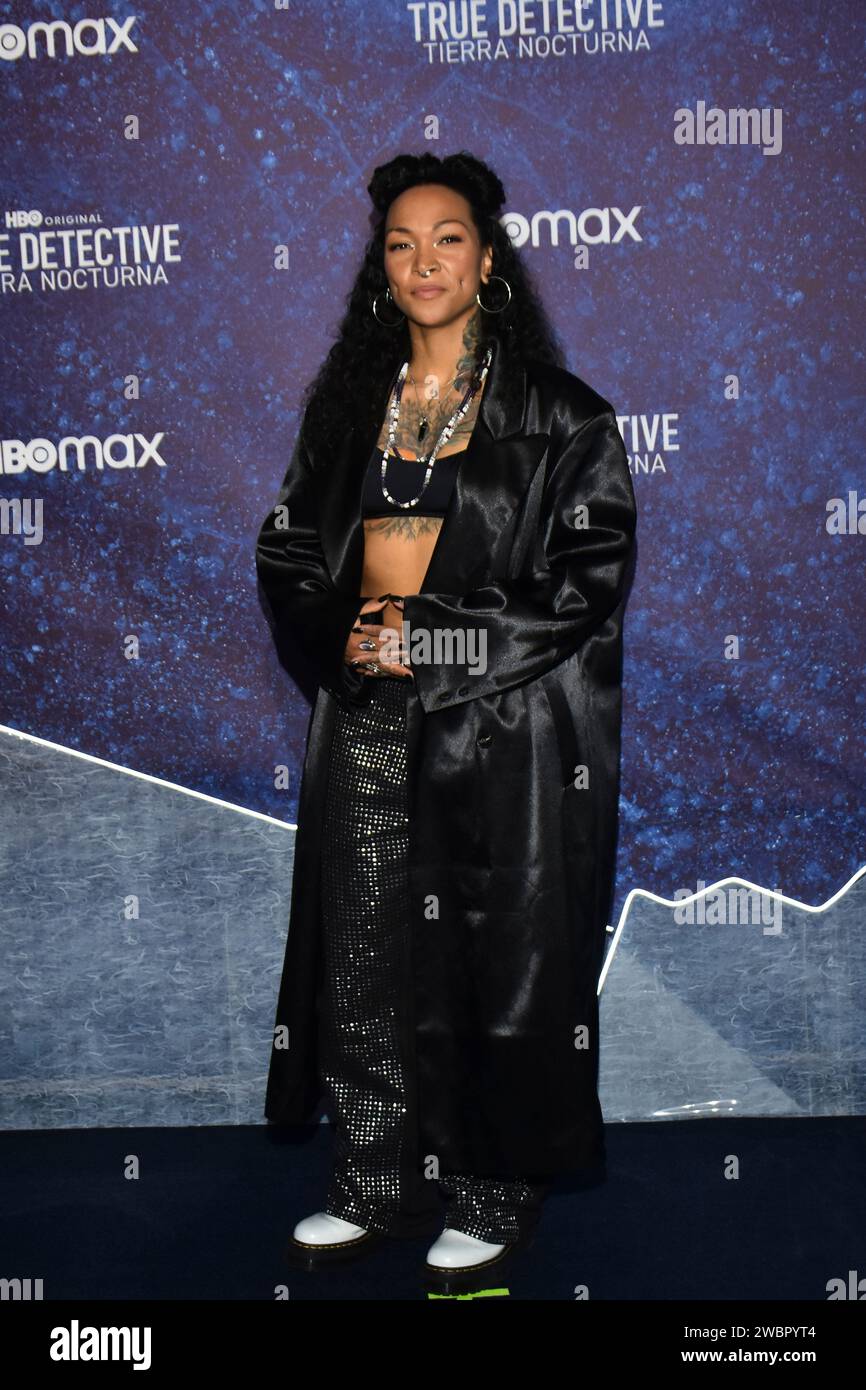 Città del Messico, Messico. 11 gennaio 2024. Boxer e l'attrice Kali Reis stanno assistendo al tappeto blu per la premiere della serie televisiva di HBO 'True Detective: Night Country' alla Cineteca Nacional di città del Messico, Messico, l'11 gennaio 2023. (Foto di Carlos Tischler/Eyepix Group) credito: NurPhoto SRL/Alamy Live News Foto Stock