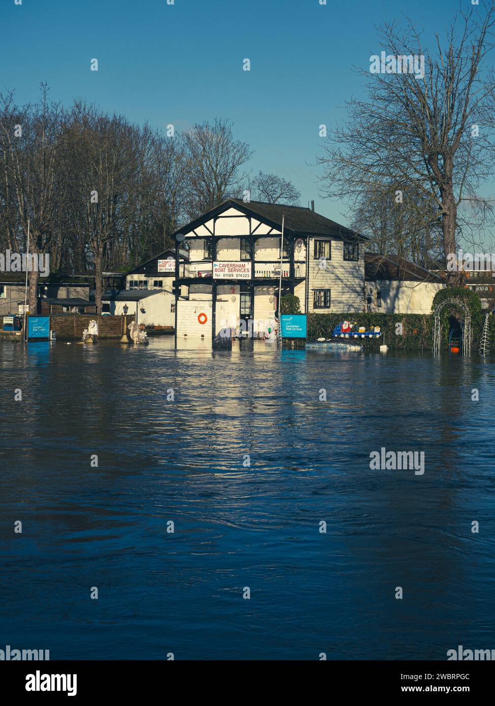 Inondazioni di Frys Island, fiume Tamigi, Reading, Berkshire, Inghilterra, REGNO UNITO, REGNO UNITO. Foto Stock