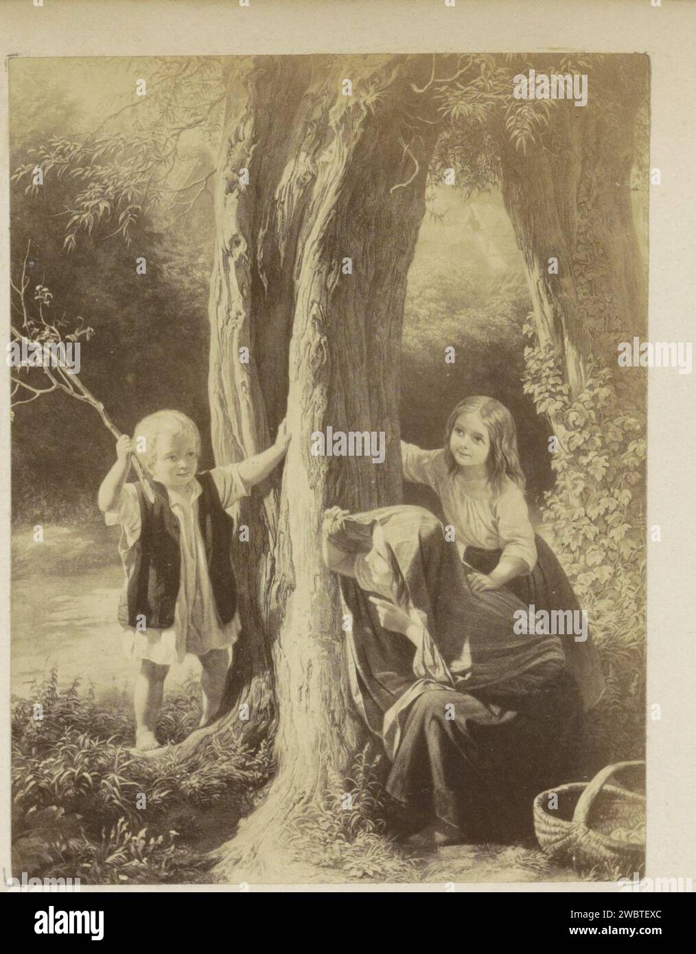 Produzione fotografica di (presumibilmente) una stampa di bambini che giocano nella foresta, c. 1850 - c. 1870 Fotografia parte di album con foto di luoghi e paesaggi in Inghilterra e di arte. Giornale inglese. supporto fotografico stampa albume . Foto Stock