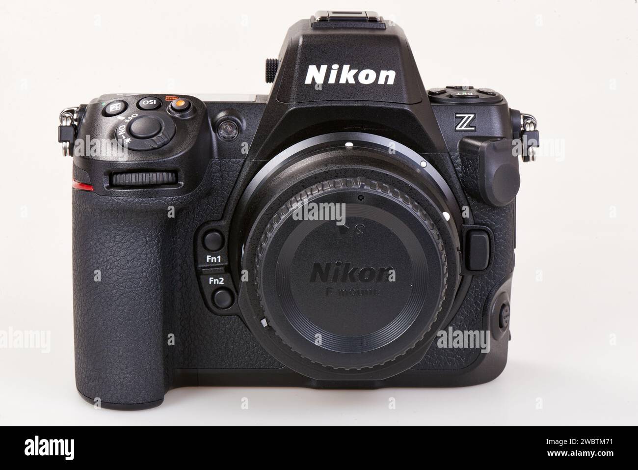 Bruxelles, Belgio - 12 gennaio 2024; immagine editoriale illustrativa di una serie Z8 corpo Nikon full-frame Foto Stock