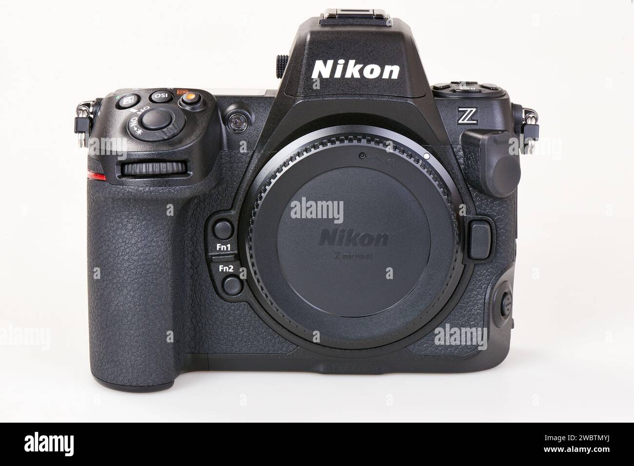 Bruxelles, Belgio - 12 gennaio 2024; immagine editoriale illustrativa di una serie Z8 corpo Nikon full-frame Foto Stock