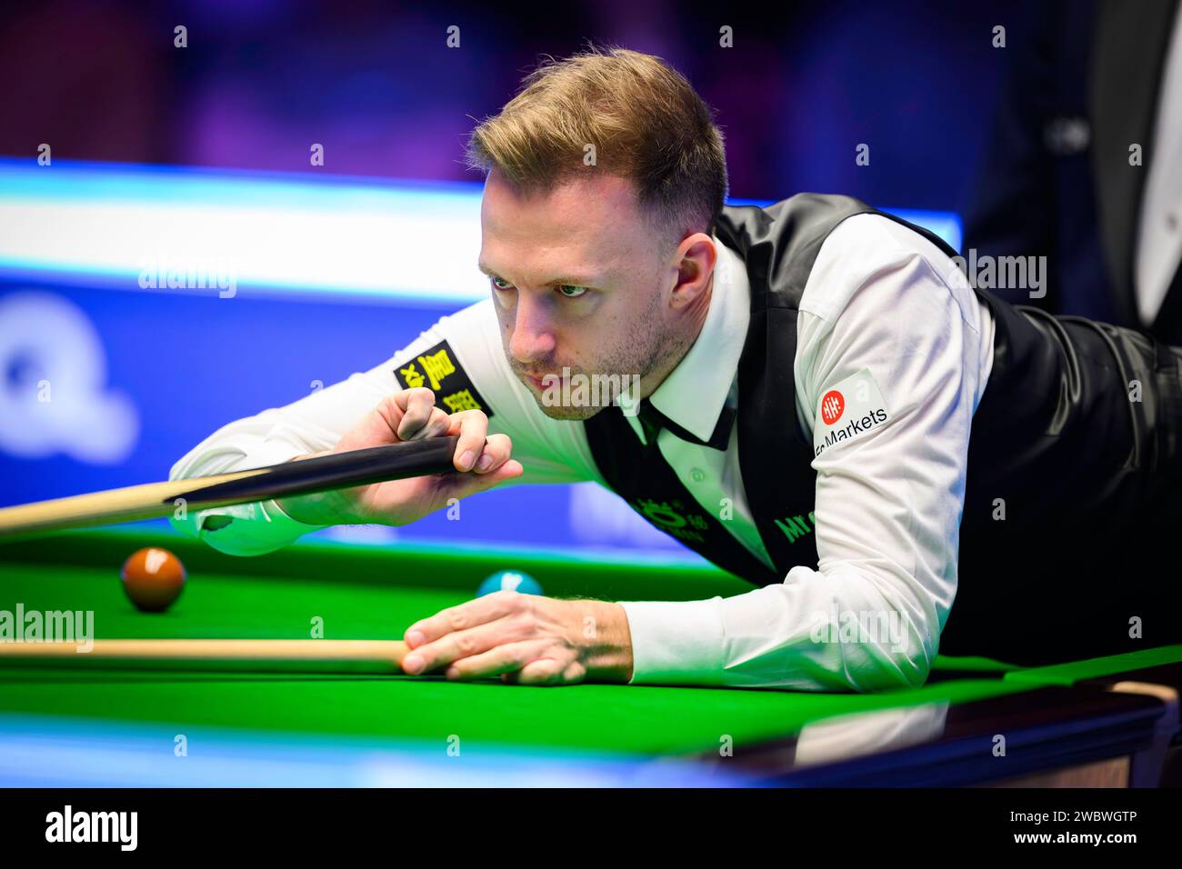 LONDRA, REGNO UNITO. 12 gennaio 2024. Judd Trump nel Day 5 match tra Judd Trump e Ali Carter durante gli MRQ Masters 2024 all'Alexandra Palace di venerdì 12 gennaio 2024 a LONDRA IN INGHILTERRA. Crediti: Taka G Wu/Alamy Live News Foto Stock