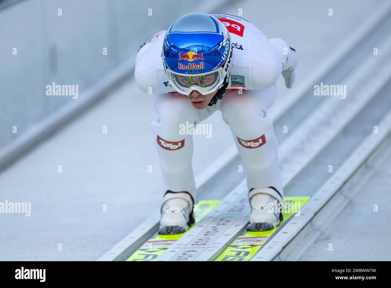 Lamparter Johannes dell'Ausatria gareggia durante il salto con gli sci maschile HS 106 presso la Coppa del mondo combinata nordica di Fis a Oberstdorf il 12 gennaio 2024 Foto Stock