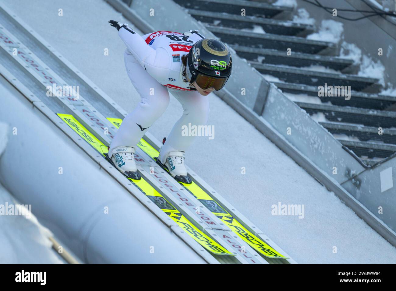 La norvegese Ida Marie Hafen gareggia durante il salto con gli sci 106 maschile alla Fis Nordic Combined World Cup di Oberstdorf il 12 gennaio 2024 Foto Stock