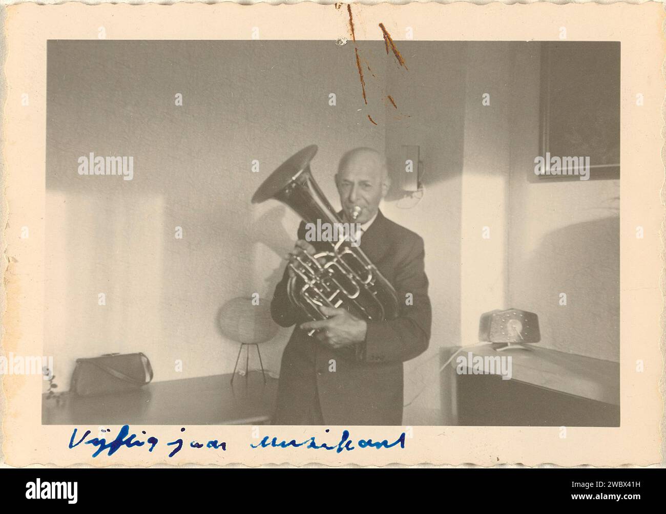 Ritratto di un trombettista, Anonymous, 1930 - 1940 Fotografia Paesi Bassi supporto fotografico stampa in argento gelatina persone storiche non conosciute per nome. ritratto di un musicista Foto Stock