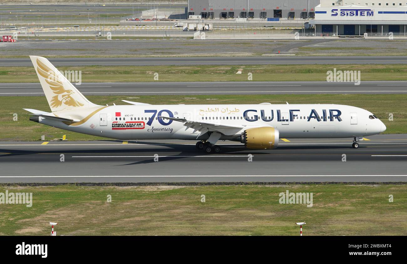 ISTANBUL, TURKIYE - 1 OTTOBRE 2022: Gulf Air Boeing 787-9 (39985) atterraggio all'aeroporto internazionale di Istanbul Foto Stock