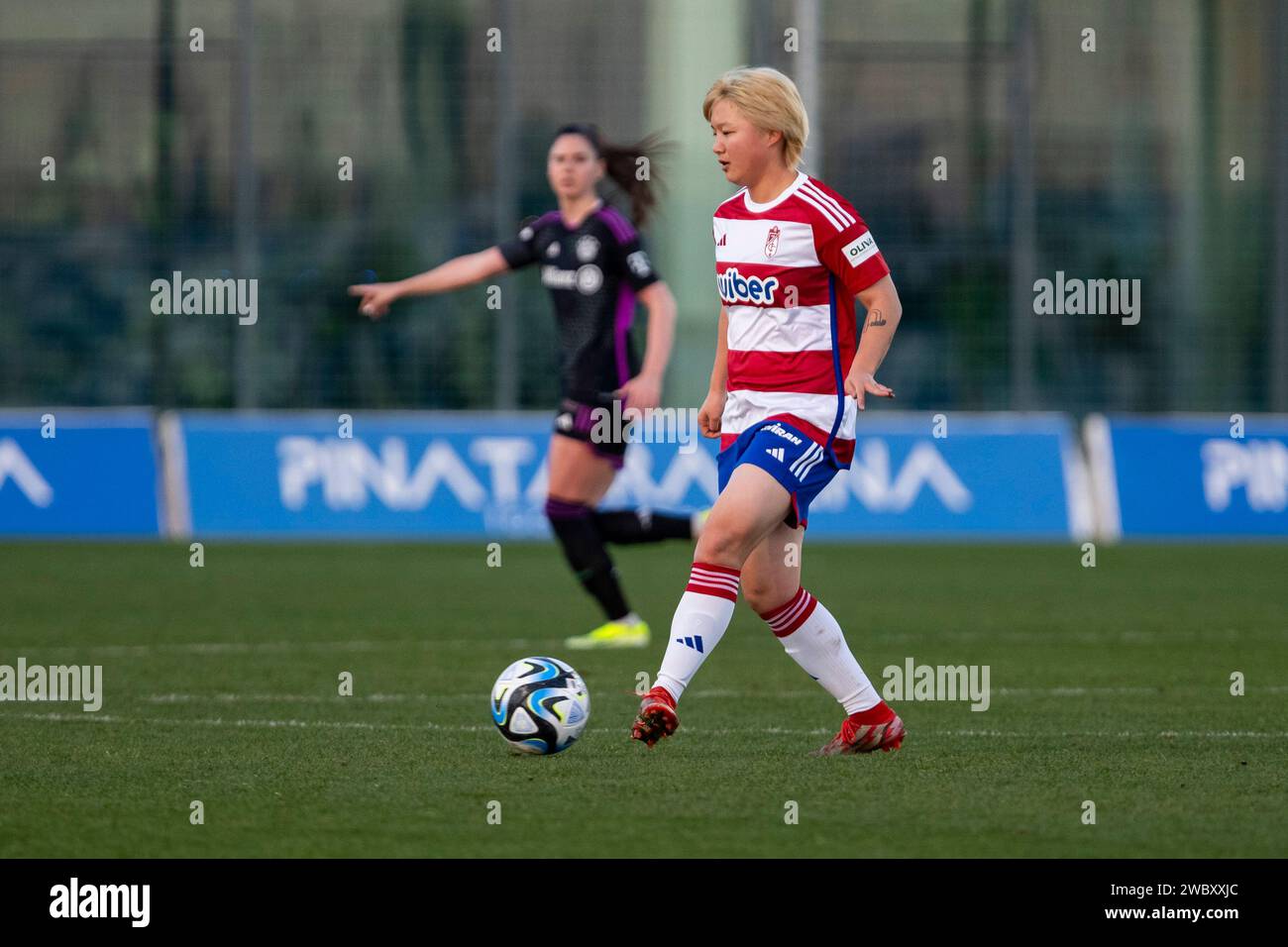 Xie Ting centrocampista cinese del Granada CF durante la partita, FC Bayern München vs Granada CF, partita invernale femminile, Pinatar Arena Football Center, San Pedro del Pinatar, regione di Murcia, Spagna, 12 gennaio 2024, Foto Stock