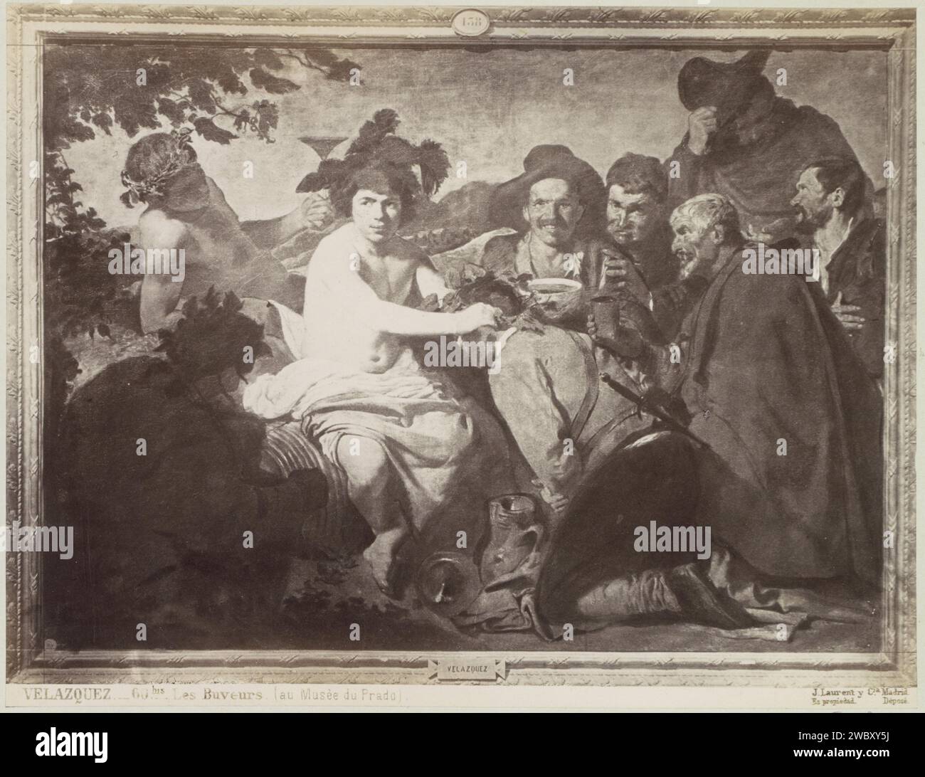 Produzione fotografica di un dipinto di Velázquez, che rappresenta il triompf di Bacco, Juan Laurent, dopo Diego Rodriguez de Silva y Velázquez, c. 1857 - c. 1880 Fotografia parte di Reisalbum con foto di luoghi di interesse in Spagna e Marocco. Cartone di Madrid. carta. Stampa di albumi di supporto fotografico (storia di) Bacco (Dioniso), Liber. beviamo Foto Stock