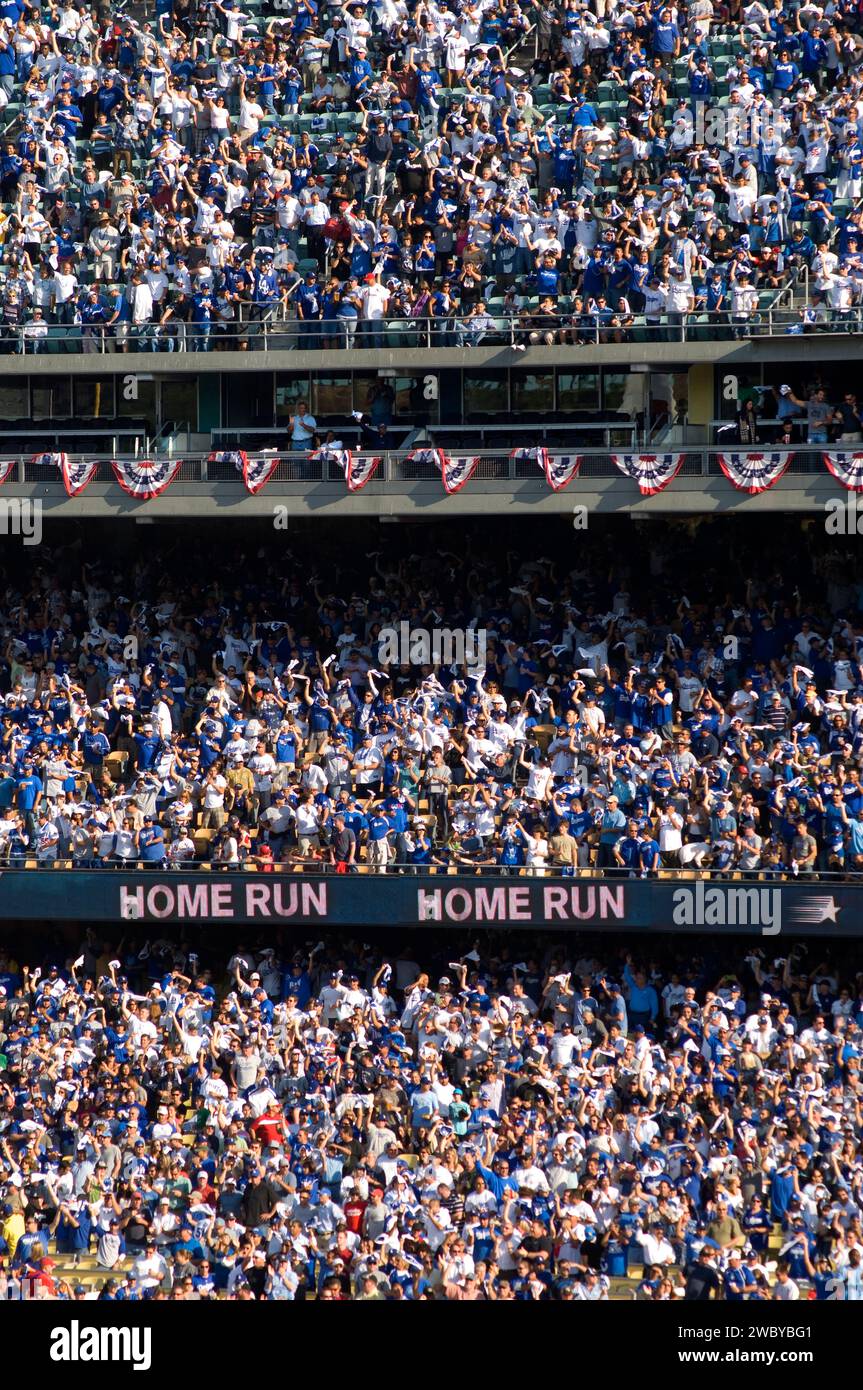 Folla nel gioco 2 della serie NLDS presso il Dodger Stadium 2009 Foto Stock