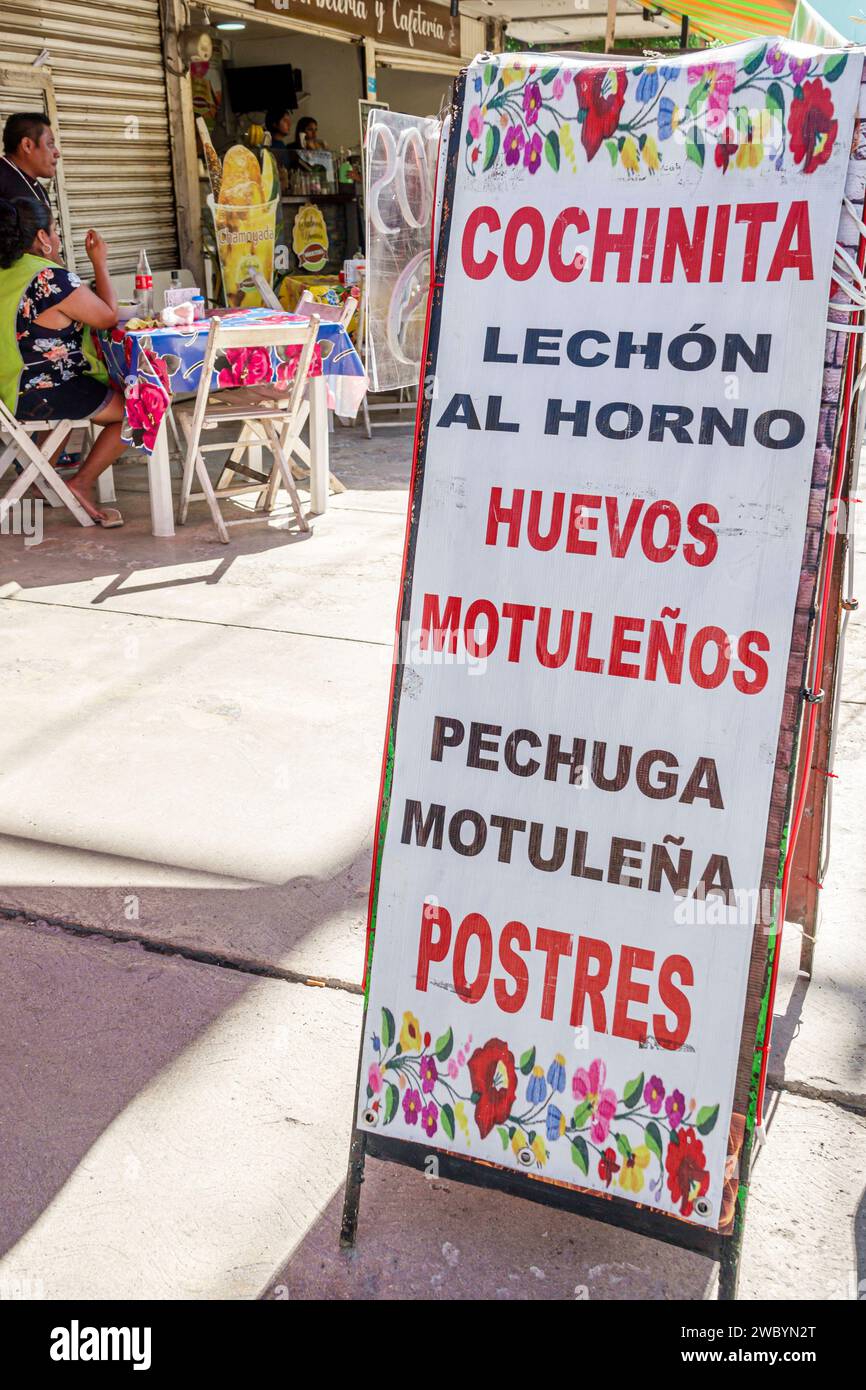 Merida Mexico, centro storico, mercato di San Sebastian, Mercado de San Sebastian, cartelloni pubblicitari, LoncherÃ­a la LUPITA, cochin Foto Stock