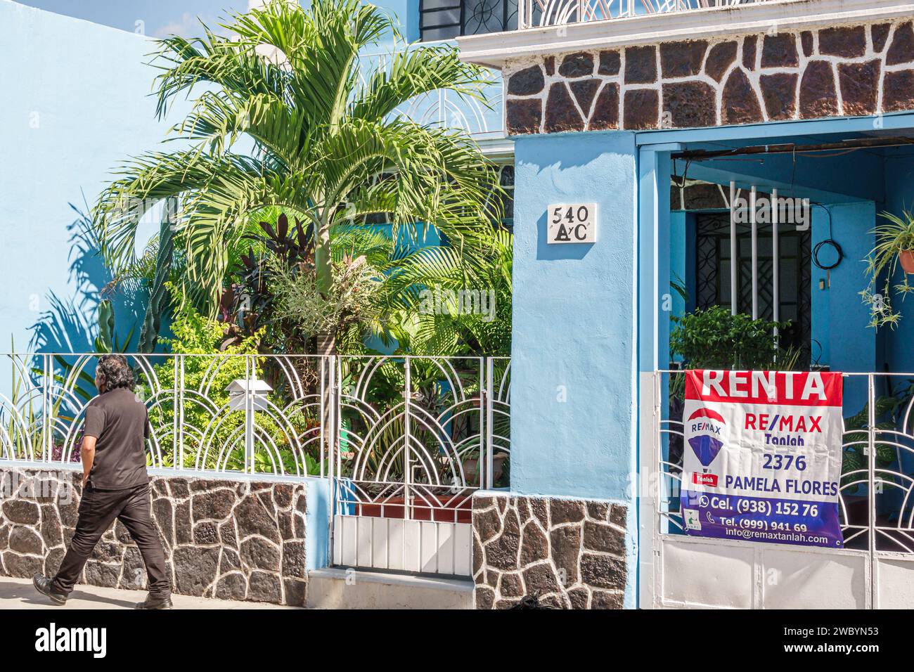 Merida Mexico, centro storico storico, case ristrutturate in blu, residenze residenziali, conservazione dell'architettura, immobili Foto Stock