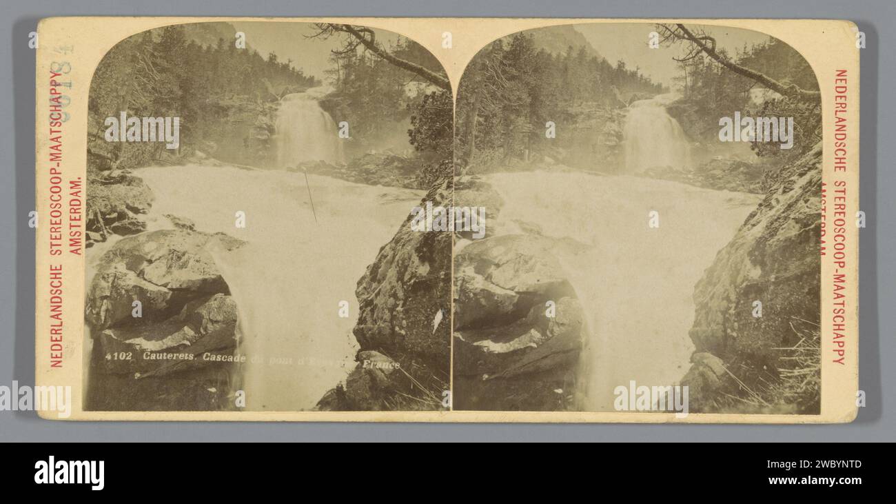Cascata dal Pont d'Espagne, Anonimo, Nederlandsche Stereoscope Maatschappij, c. 1860 - c. 1880 stereografo Cauteretspublisher: Amsterdam cardboard. cascata di stampa albumana di supporto fotografico Foto Stock