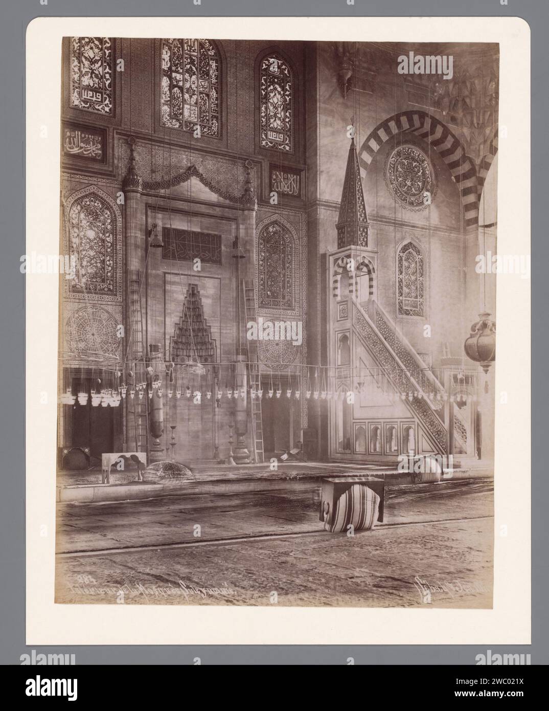 Interno del Süleymaniye -Moskee a Istanbul, Sébah & Joaillier, 1888 - 1900 Fotografia Istanbul carta albumen stampa tempio, santuario  Islam, Mohammedanism Suleymaniye-Moskee Foto Stock