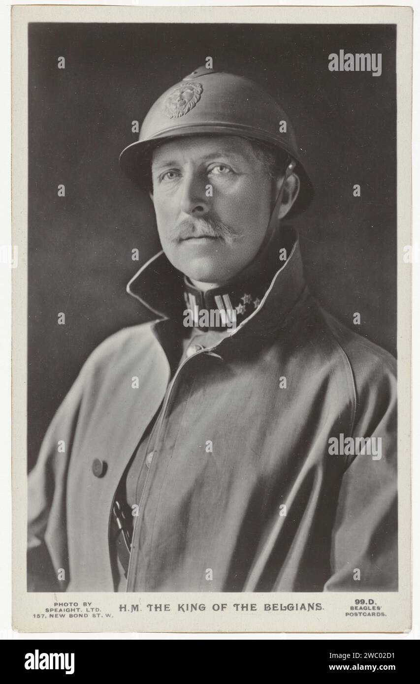 Ritratto di Alberto, re del Belgio, in abbigliamento militare durante la prima guerra mondiale, Speaight Ltd., 1914 - 1918 Fotografia Englandprinter: Londonpublisher: London Baryta paper gelatin Silver print king. Persone storiche Europa Foto Stock