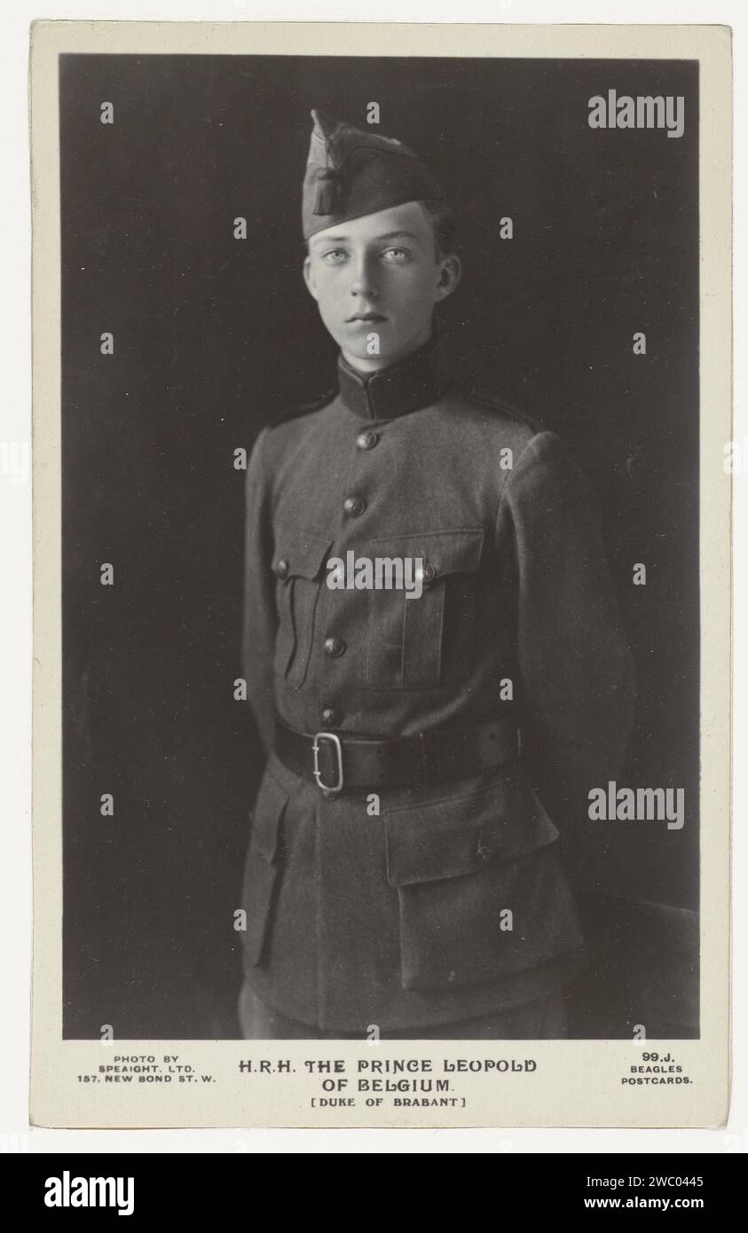 Ritratto di Leopold, principe del Belgio, in abbigliamento militare durante la prima guerra mondiale, Speaight Ltd., 1914 - 1918 Fotografia Englandprinter: Londonpublisher: London Baryta paper gelatina Silver print Prince. Persone storiche Europa Foto Stock